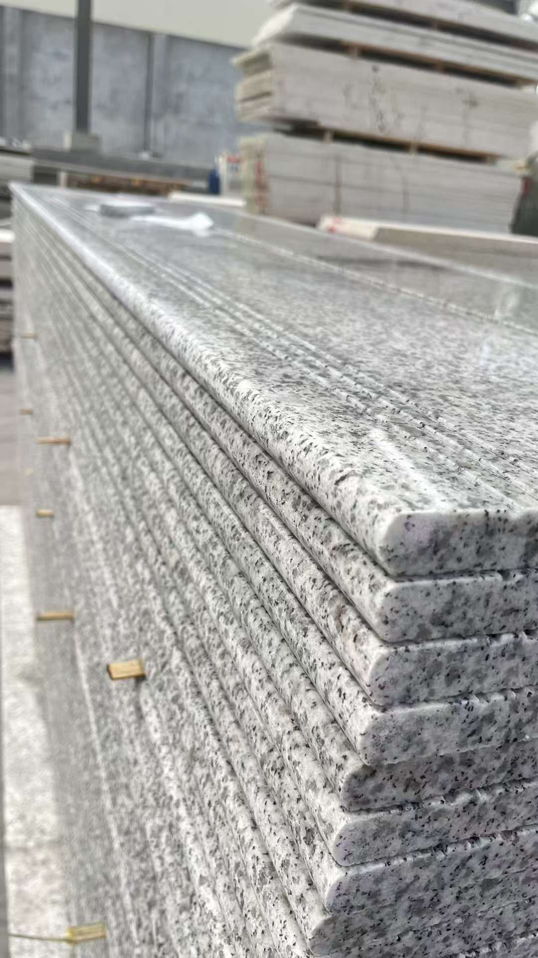济南芝麻白楼梯踏步 花岗岩楼梯板材