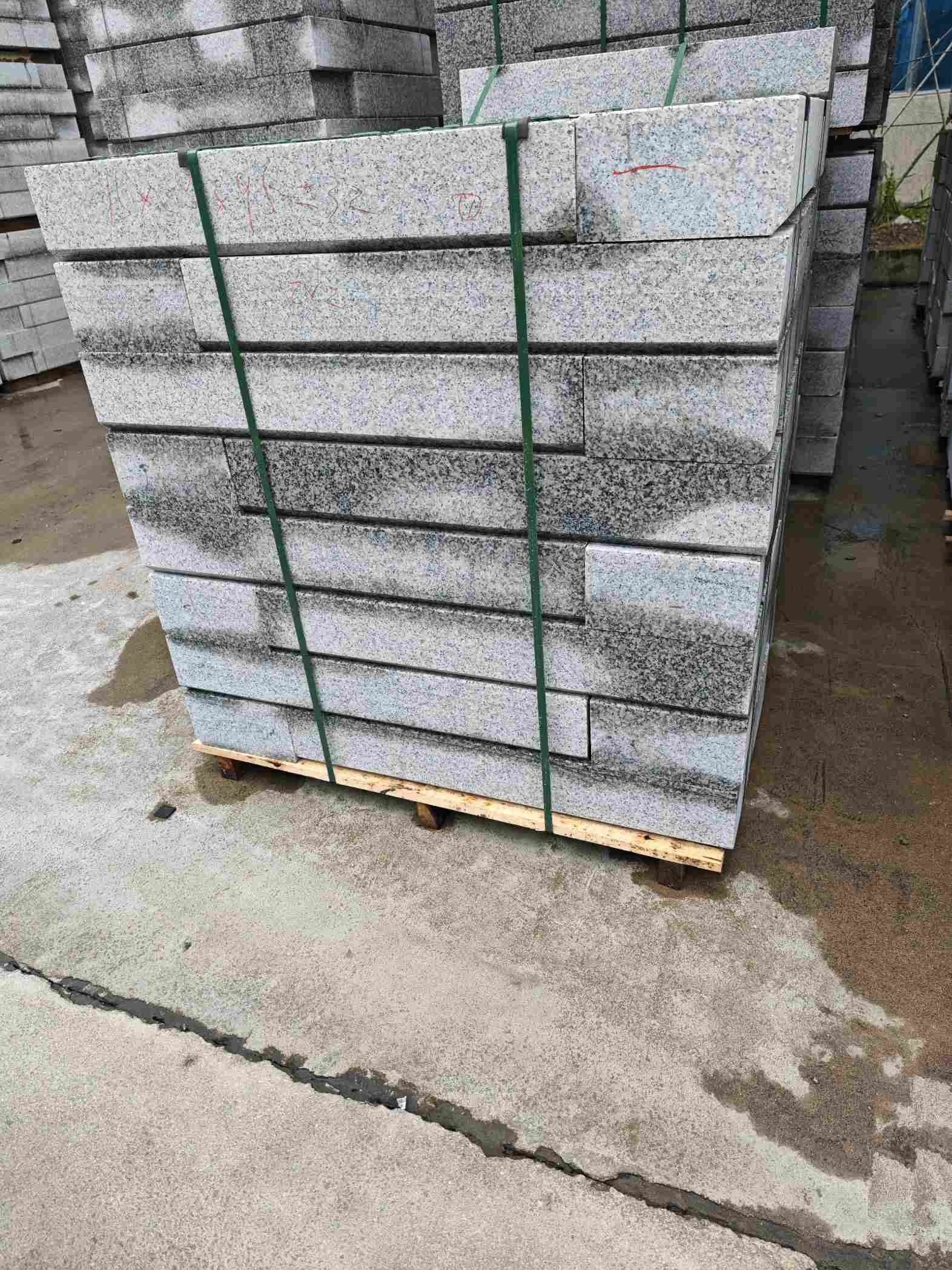 济南芙蓉白路牙石，马路牙子