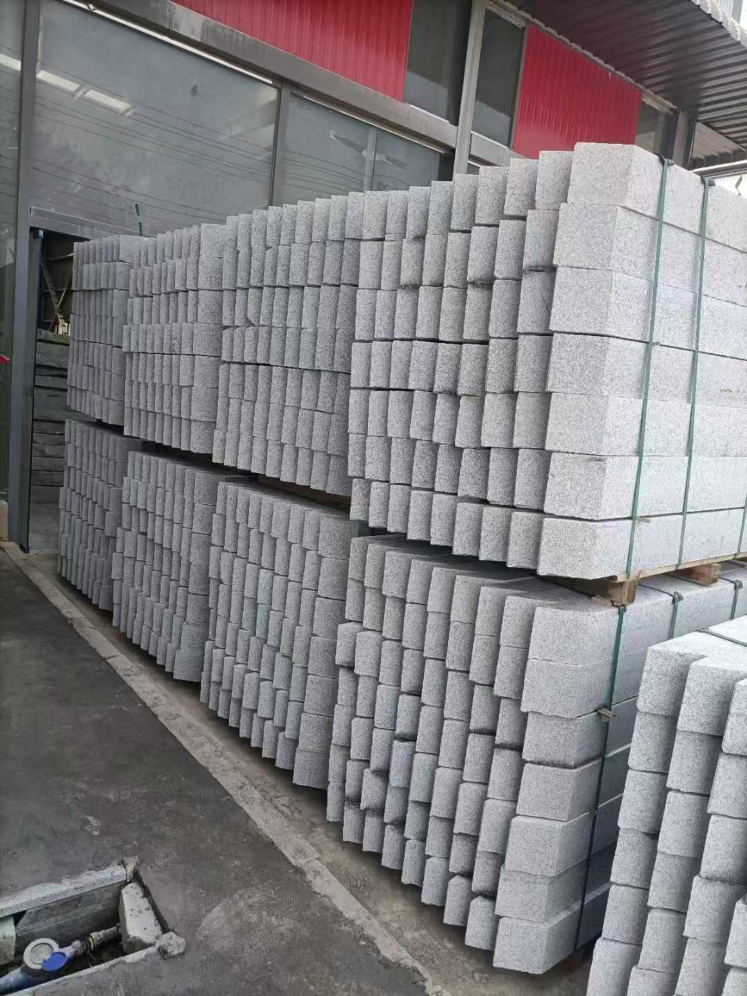 济南芝麻白树围石 树池